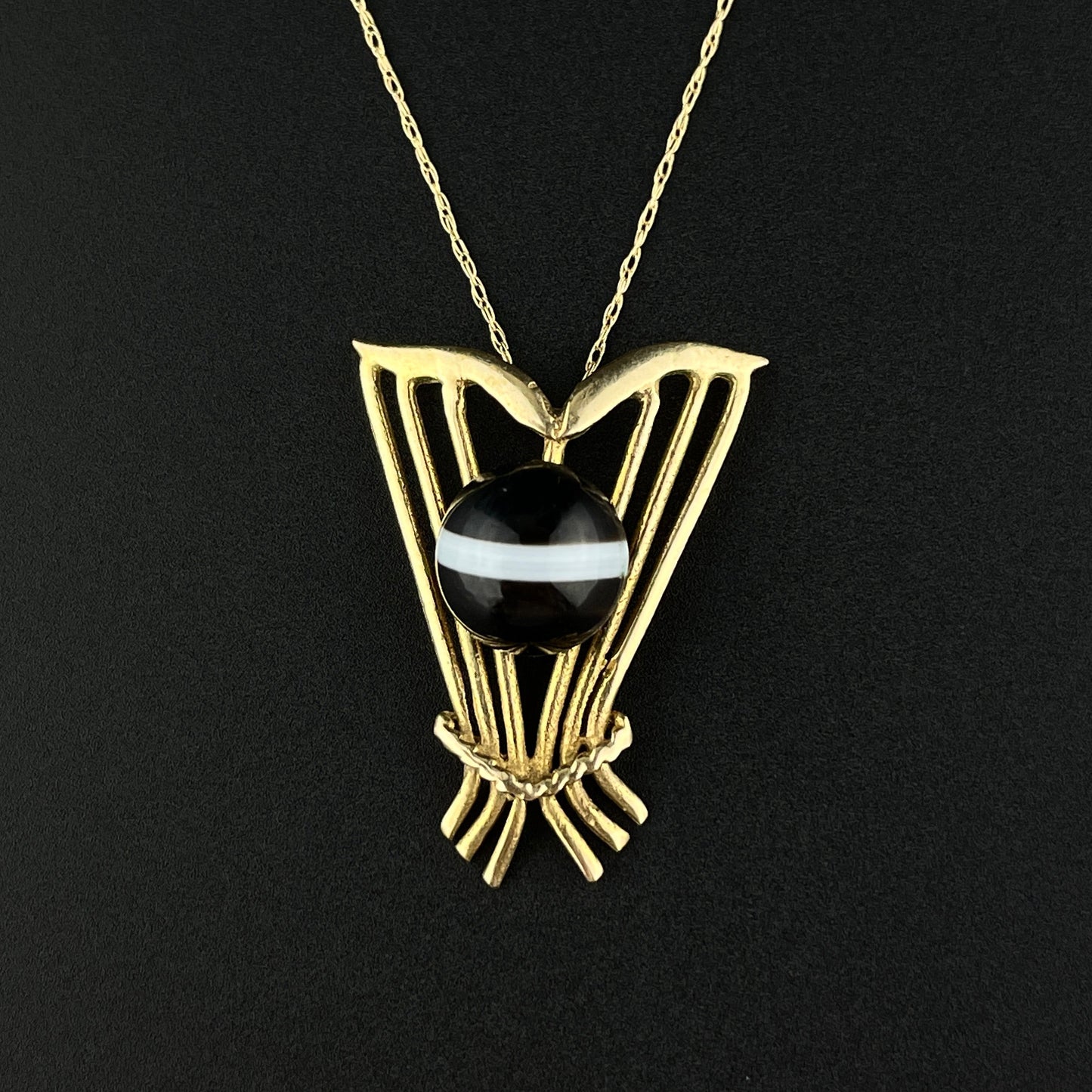 Antique 9K Gold Lyre Scottish Banded Agate Pendant Necklace